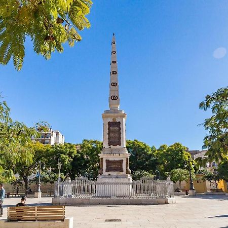 Central Malaga Apartment At Mitjana Plaza Exterior photo